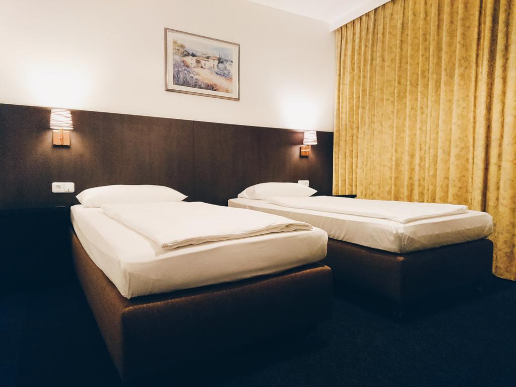 Aparthotel Vega Berlin Dış mekan fotoğraf